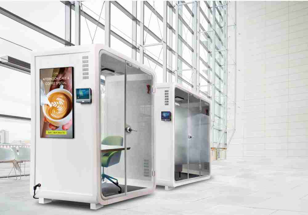 彩神vll子公司达擎之智慧行动办公舱，，，，采用PDLC智能调光玻璃设计，，透过通电与断电的电流切换，，，呈现透明与雾面效果，，具节能降耗特性并兼顾隐私，，，确保信息安全